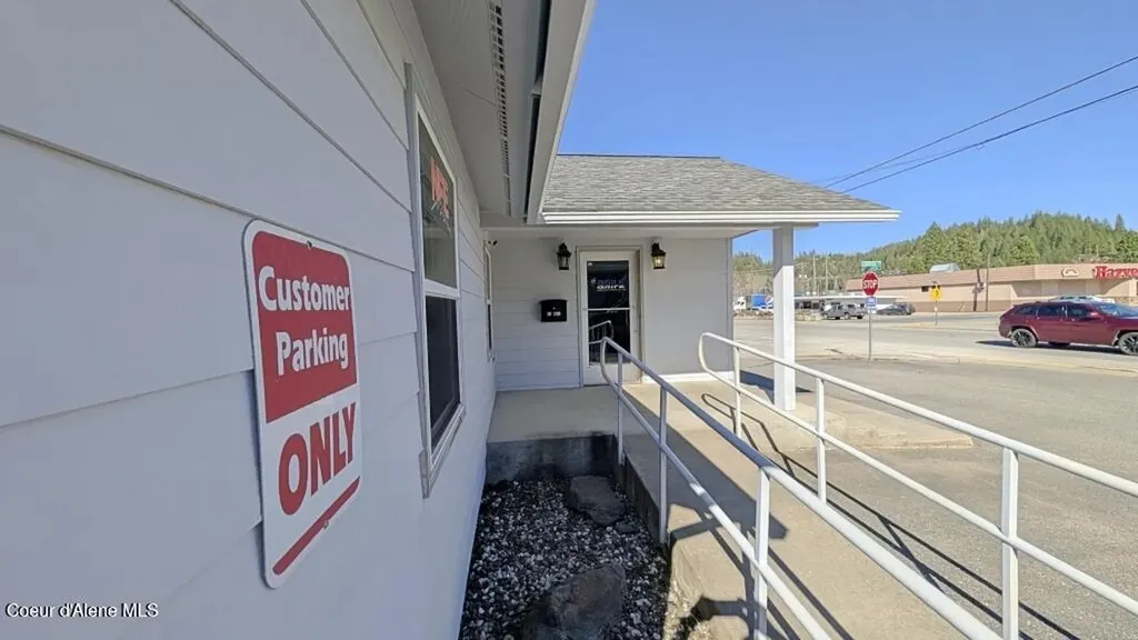 108 N Division Street Pinehurst ID 83850