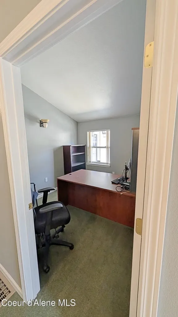 108 N Division Street Pinehurst ID 83850
