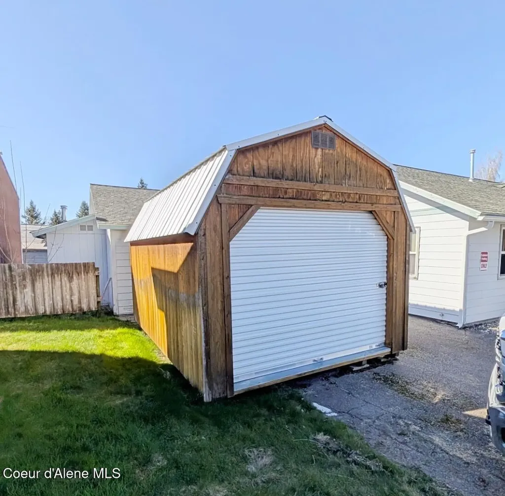 108 N Division Street Pinehurst ID 83850