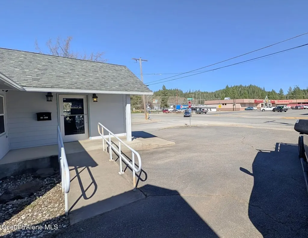 108 N Division Street Pinehurst ID 83850