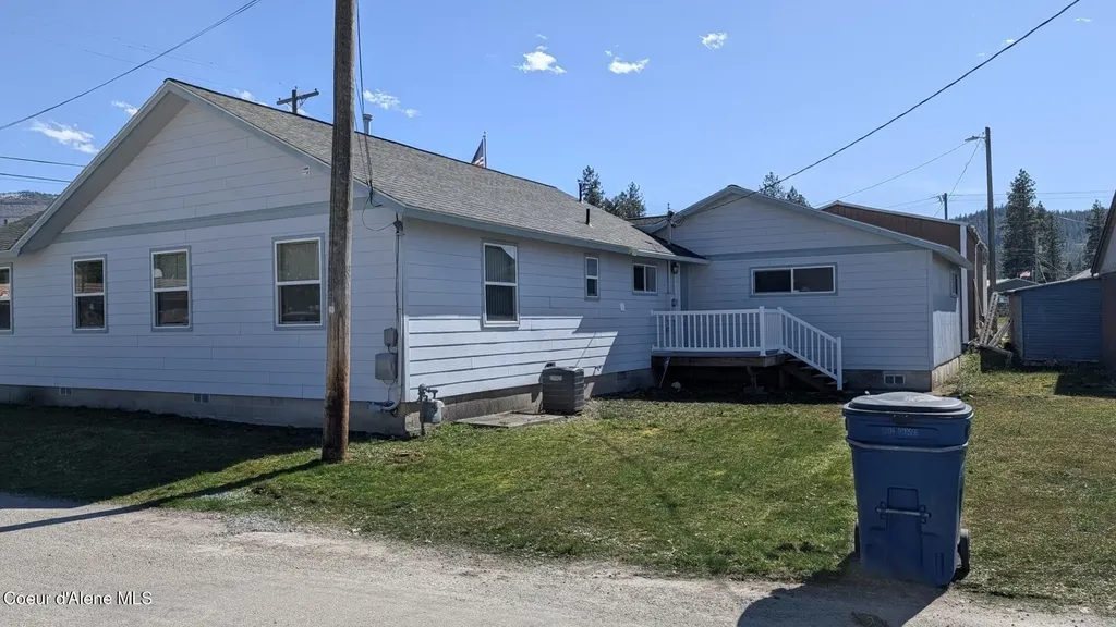 108 N Division Street Pinehurst ID 83850