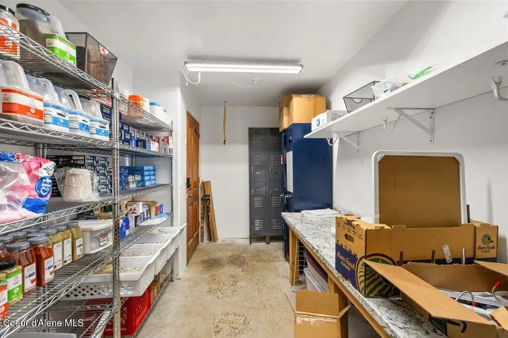 4308 E Rosemont Drive Athol ID 83801