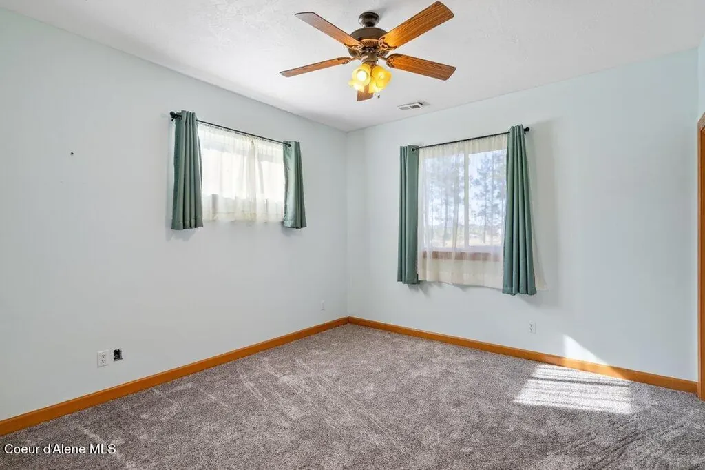 4308 E Rosemont Drive Athol ID 83801