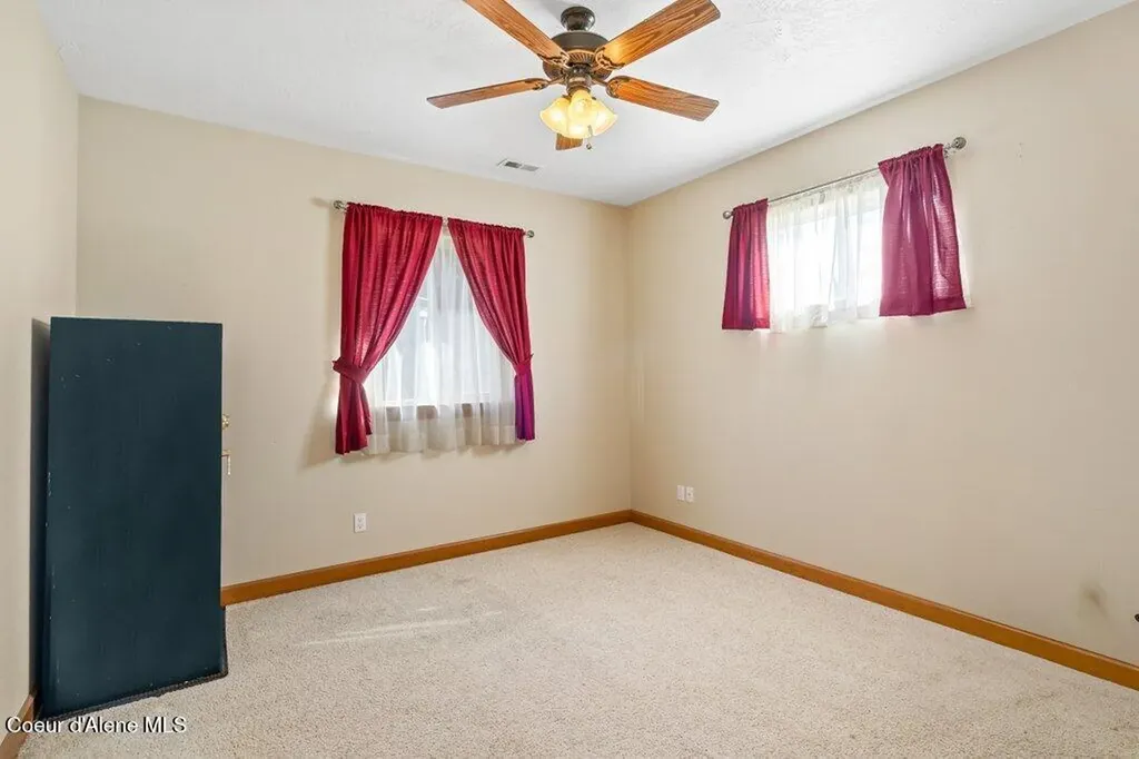 4308 E Rosemont Drive Athol ID 83801