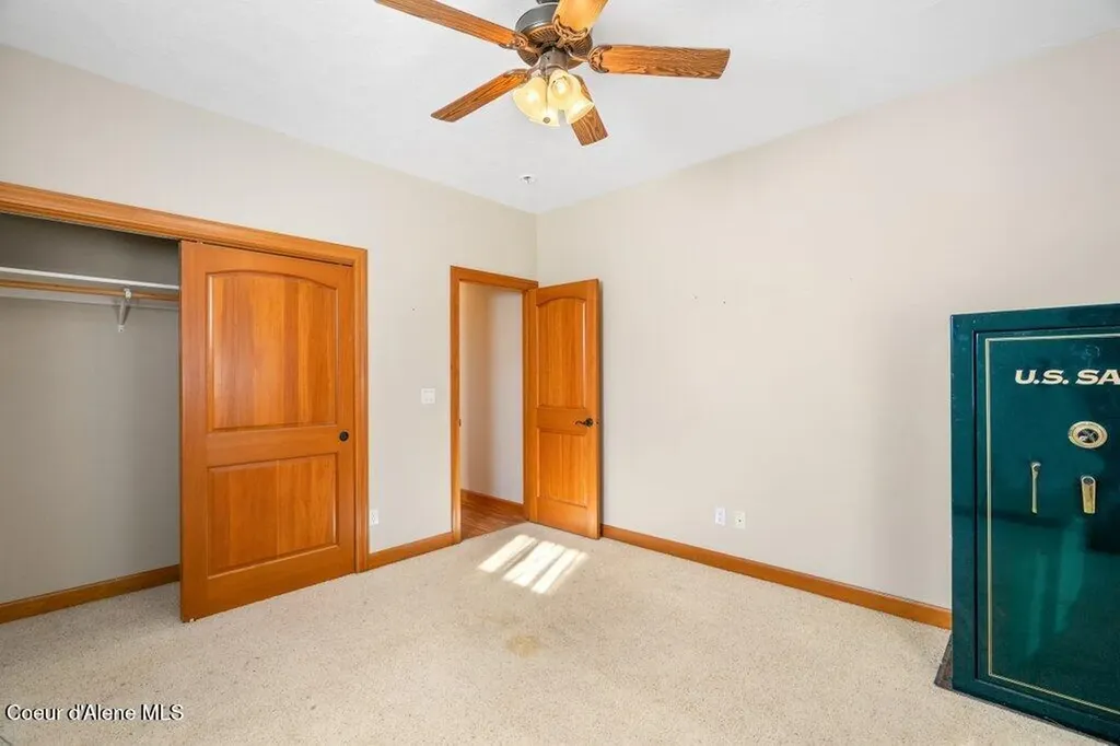 4308 E Rosemont Drive Athol ID 83801