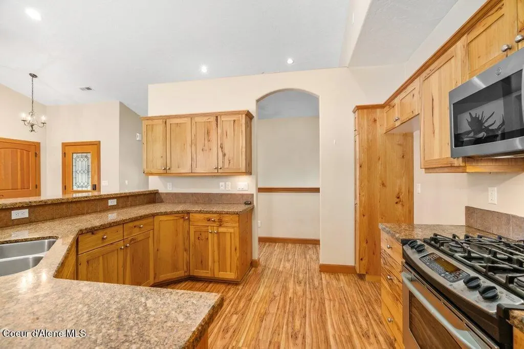 4308 E Rosemont Drive Athol ID 83801