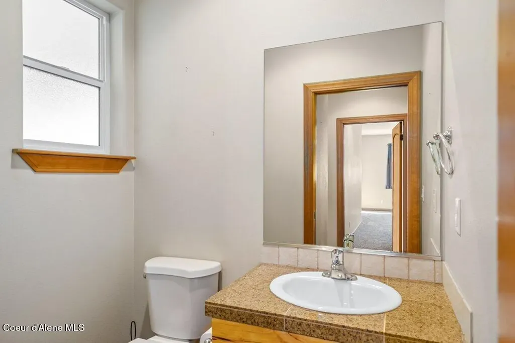 4308 E Rosemont Drive Athol ID 83801