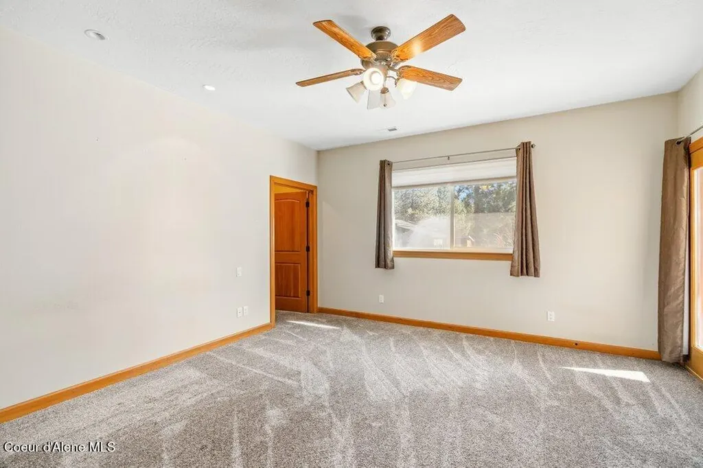 4308 E Rosemont Drive Athol ID 83801