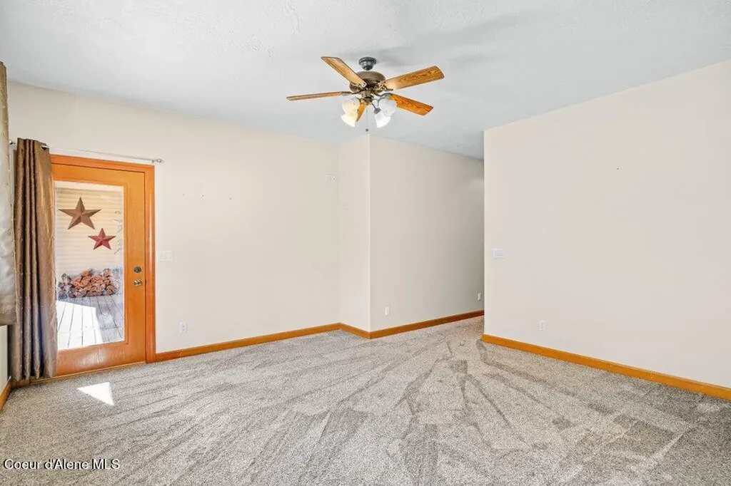 4308 E Rosemont Drive Athol ID 83801