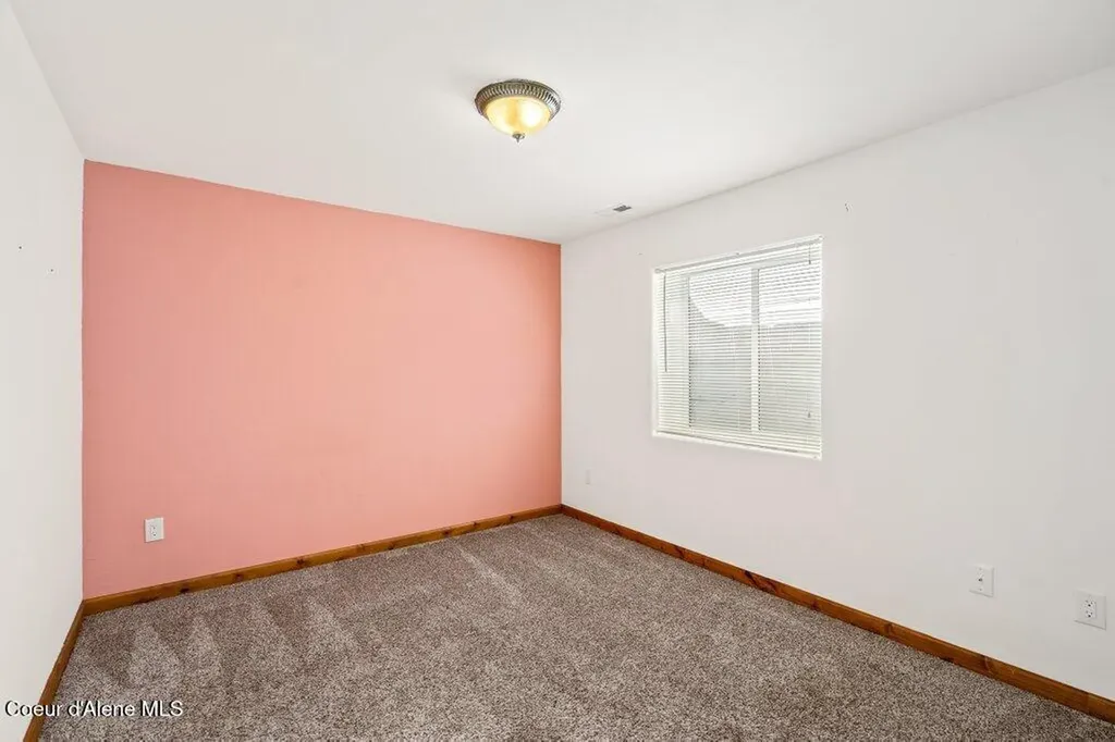 4308 E Rosemont Drive Athol ID 83801