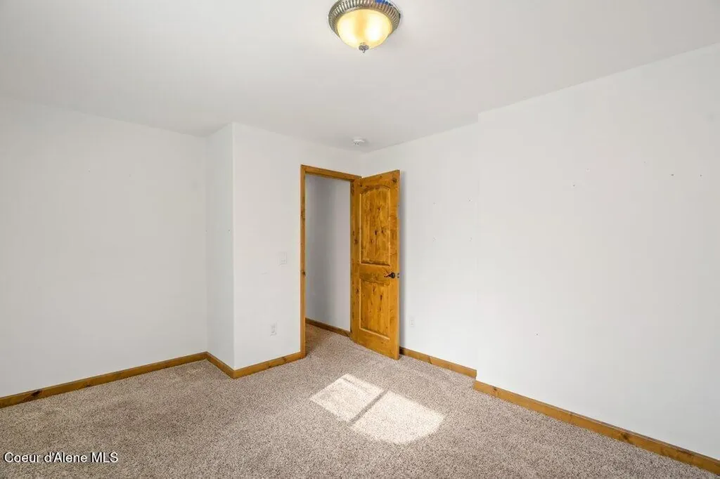 4308 E Rosemont Drive Athol ID 83801