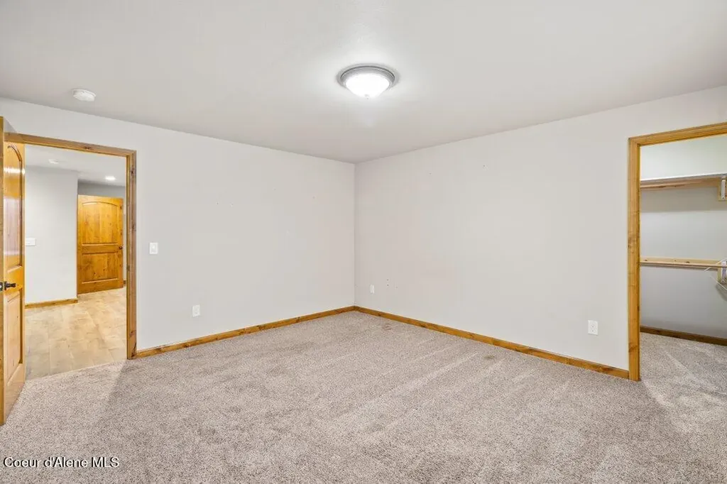 4308 E Rosemont Drive Athol ID 83801