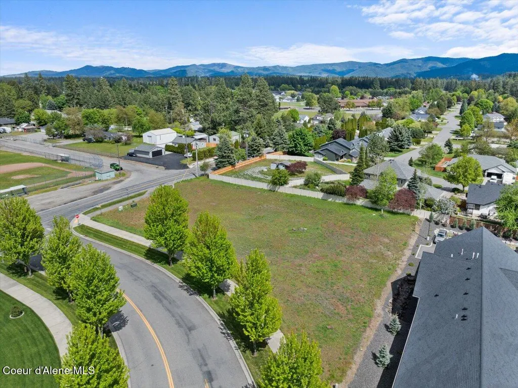8776 N Wayne Drive Hayden ID 83835