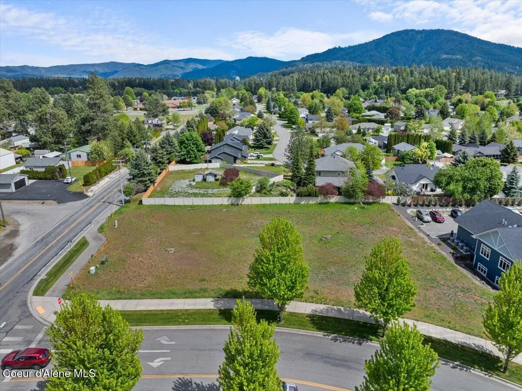 8776 N Wayne Drive Hayden ID 83835