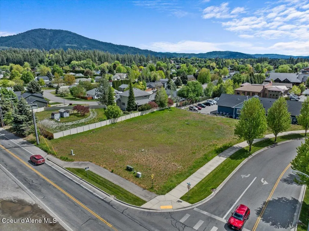 8776 N Wayne Drive Hayden ID 83835