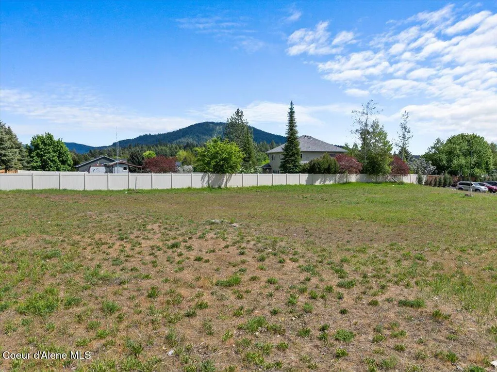 8776 N Wayne Drive Hayden ID 83835