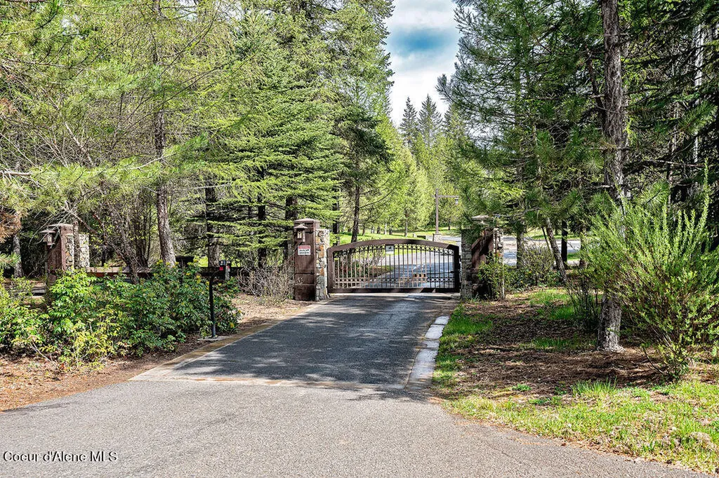 65 Sawyer Avenue Priest River ID 83856