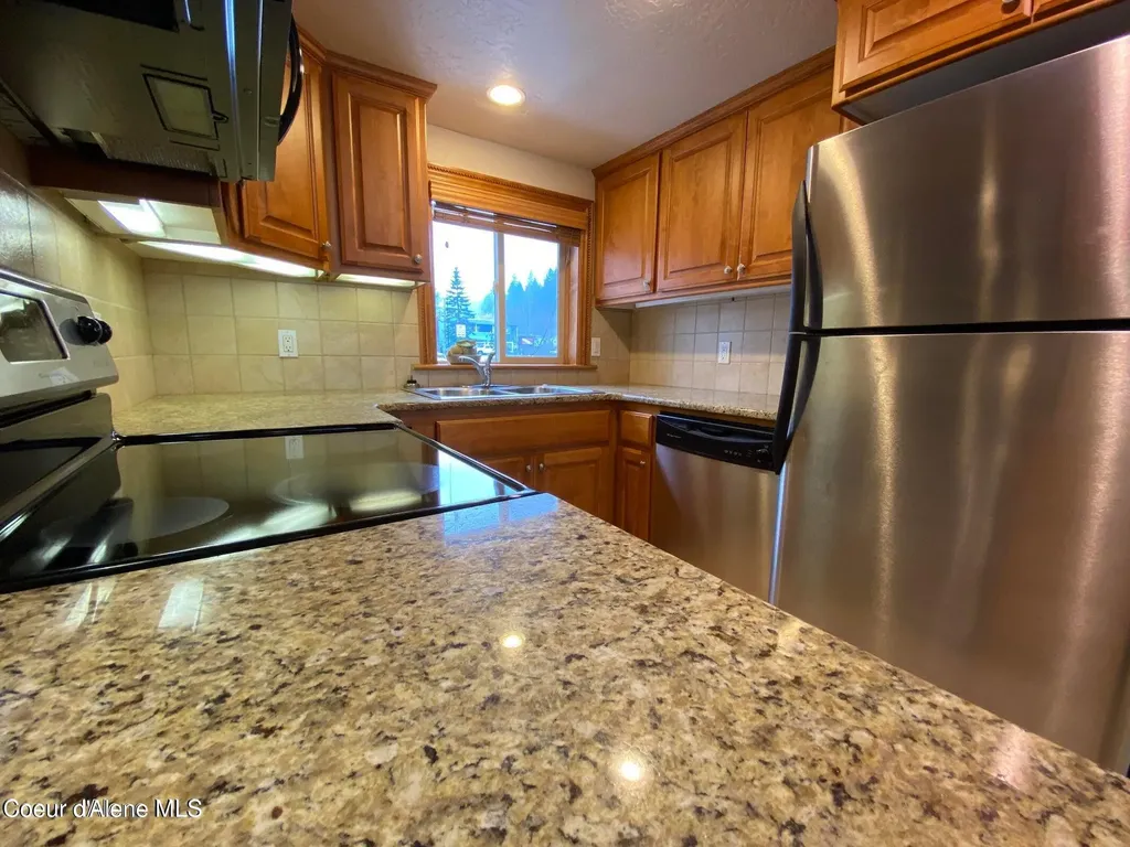 34152 Lakeside Avenue Bayview ID 83803