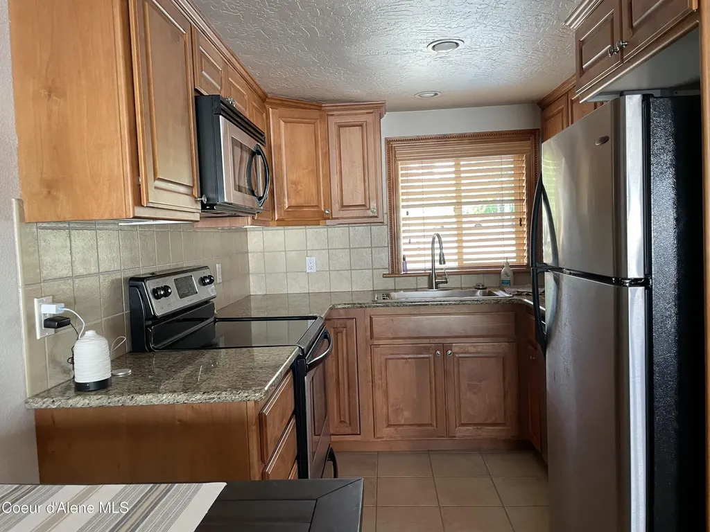 34152 Lakeside Avenue Bayview ID 83803
