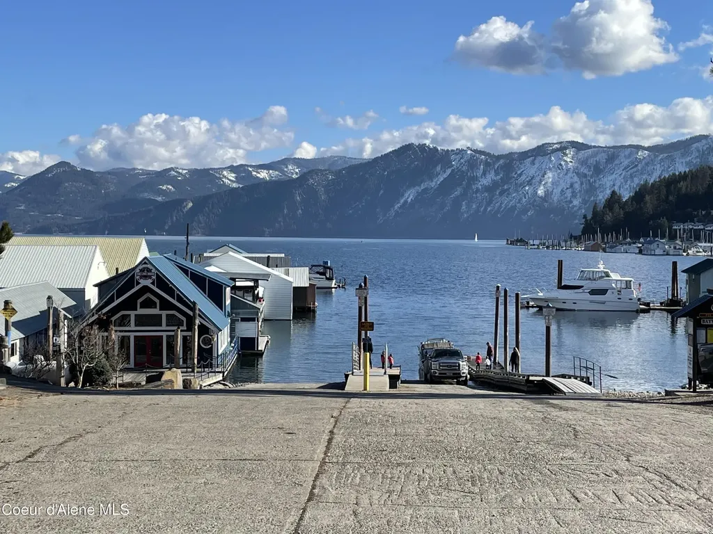 34152 Lakeside Avenue Bayview ID 83803