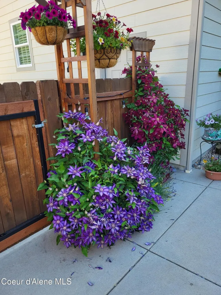 266 Syringa Heights Road Sandpoint ID 83864