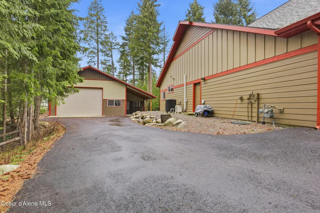 17953 W Sheltered Court Hauser ID 83854