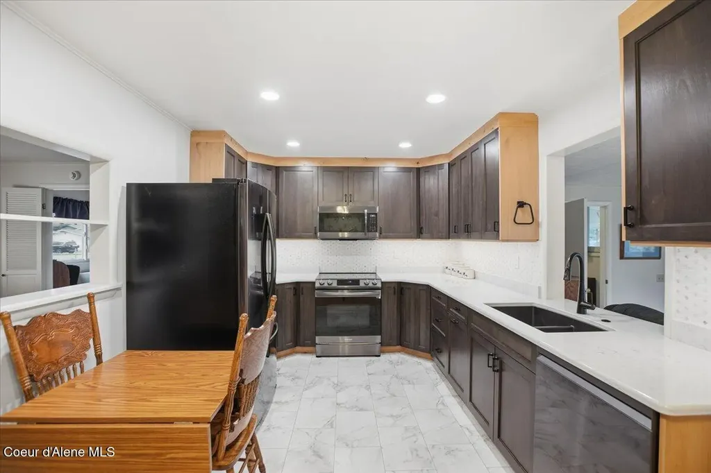 9519 N Baack Road Hayden ID 83835