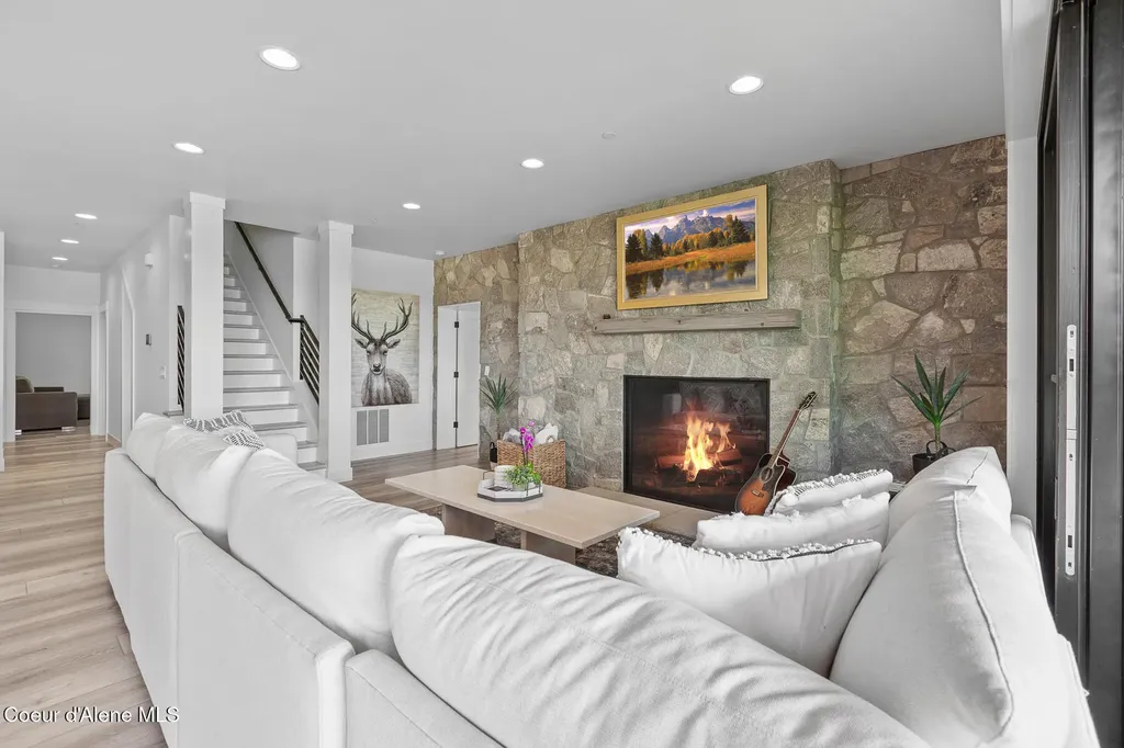6431 S Settlers Pond Court Harrison ID 83833