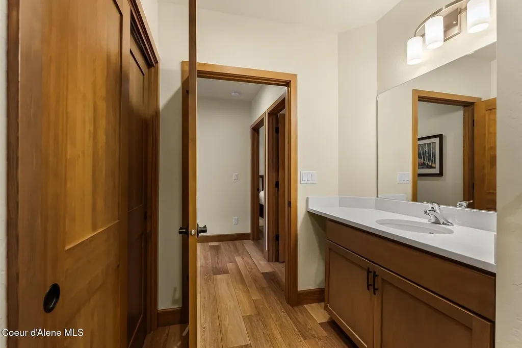 512 Guthrie Place Dover ID 83825