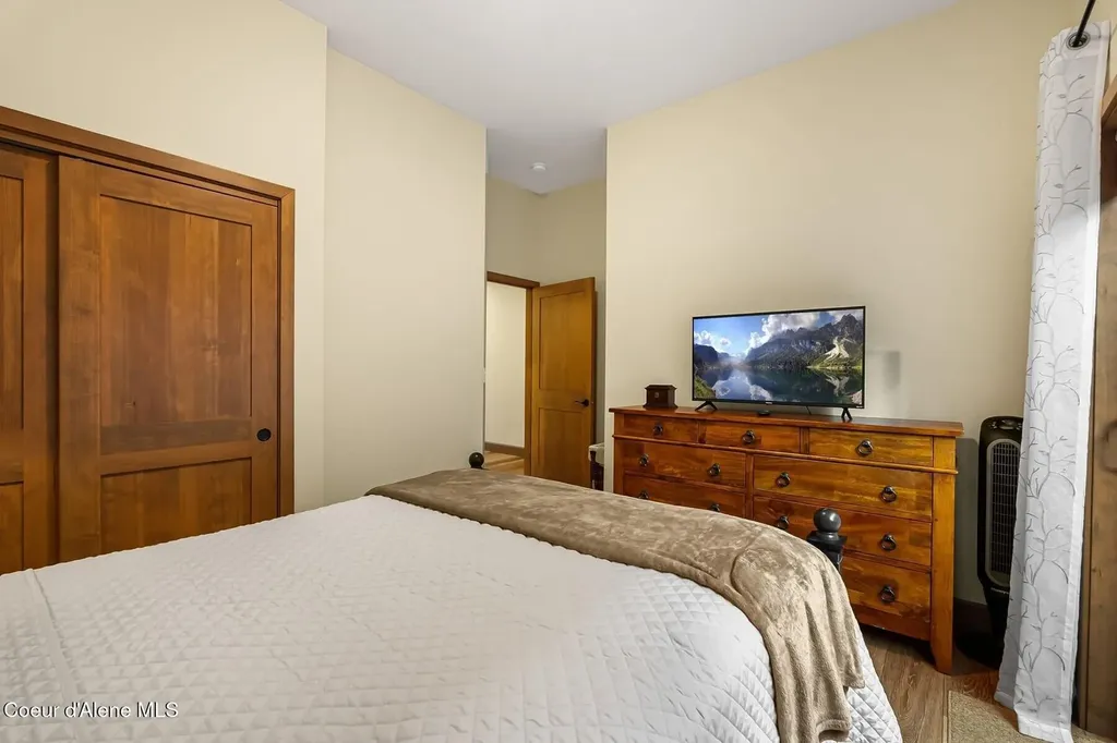 512 Guthrie Place Dover ID 83825