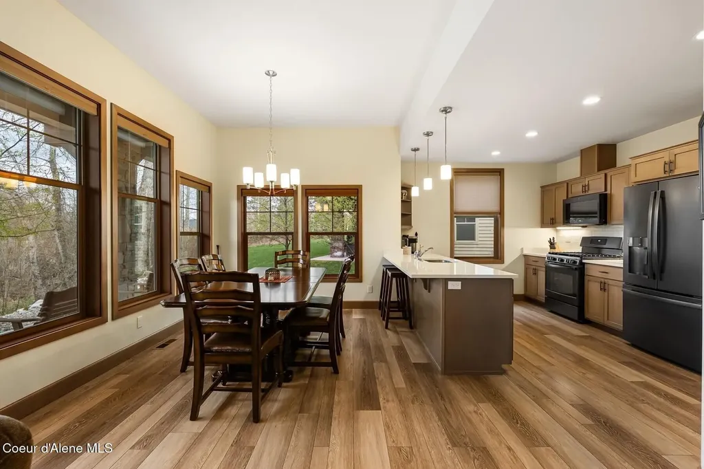 512 Guthrie Place Dover ID 83825