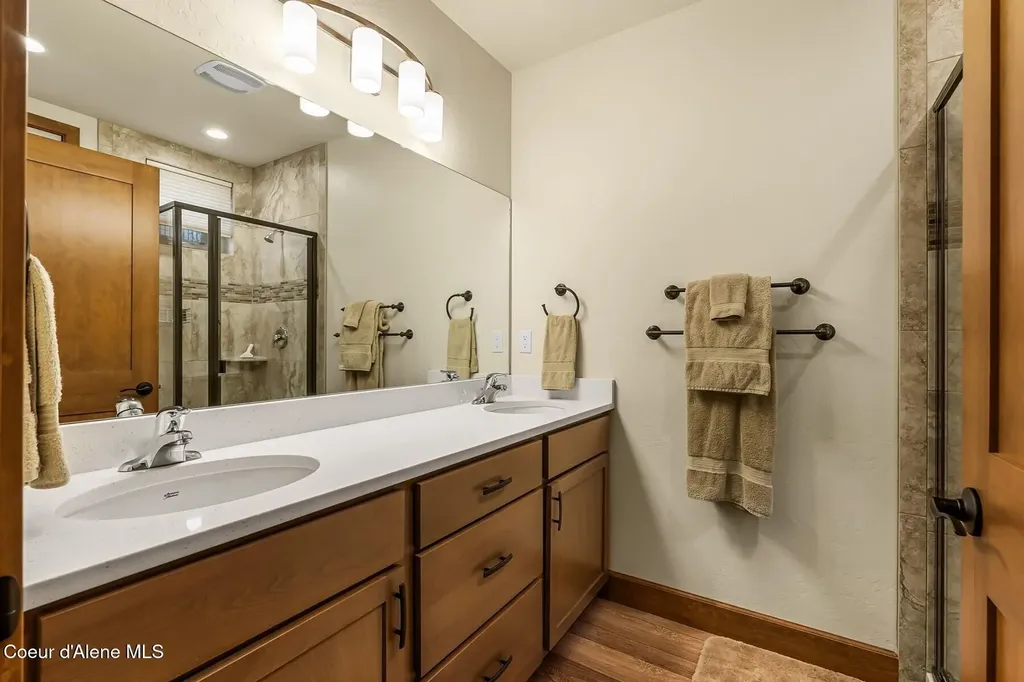 512 Guthrie Place Dover ID 83825