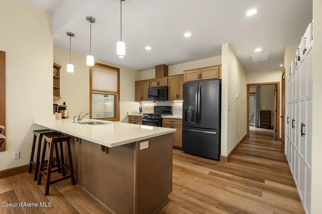 512 Guthrie Place Dover ID 83825
