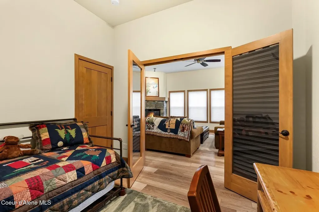 512 Guthrie Place Dover ID 83825