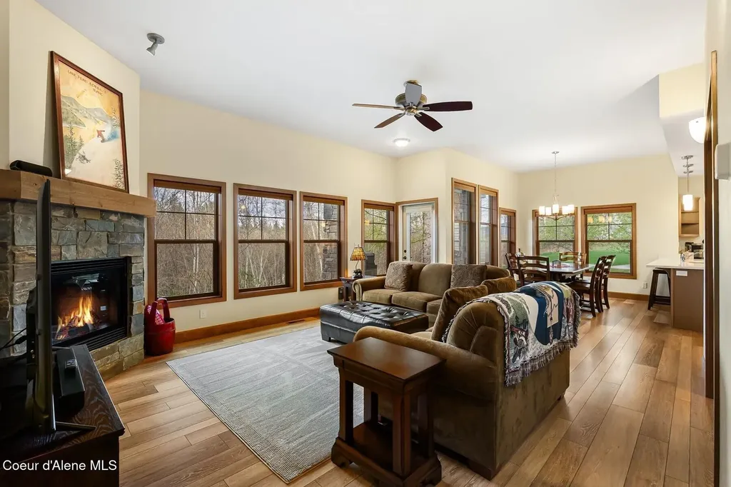512 Guthrie Place Dover ID 83825