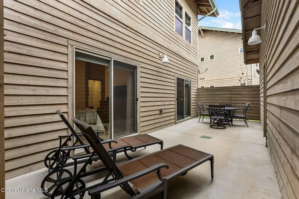 512 Guthrie Place Dover ID 83825