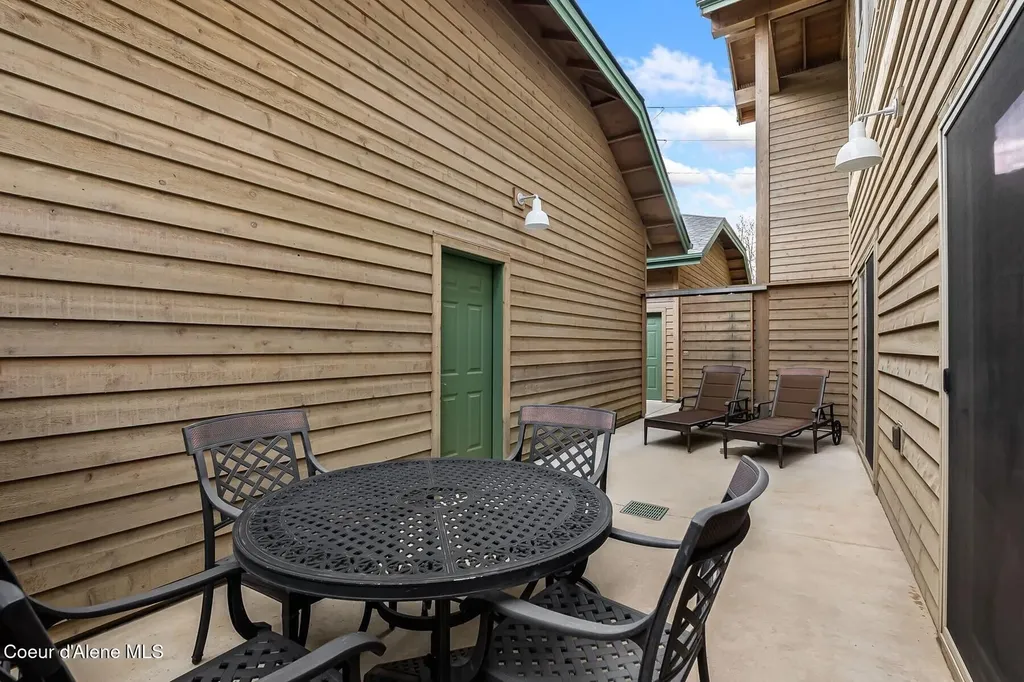 512 Guthrie Place Dover ID 83825