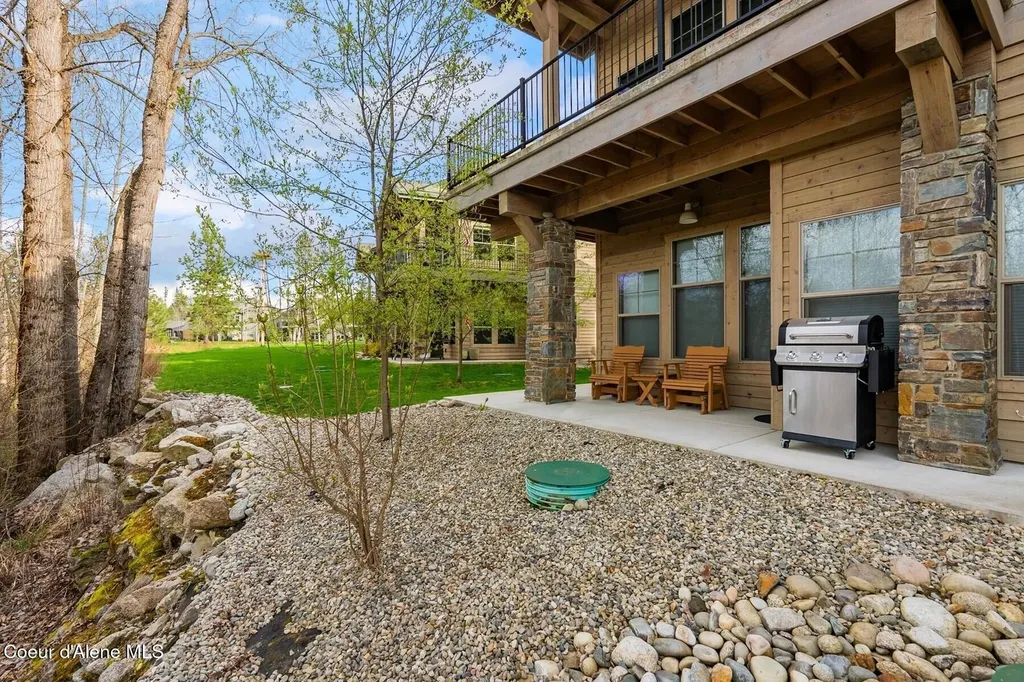 512 Guthrie Place Dover ID 83825