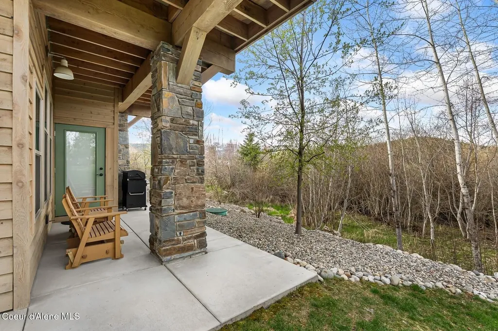 512 Guthrie Place Dover ID 83825