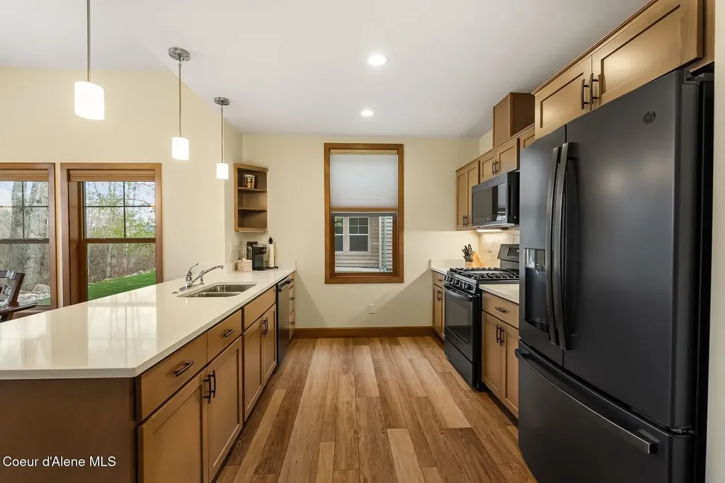 512 Guthrie Place Dover ID 83825