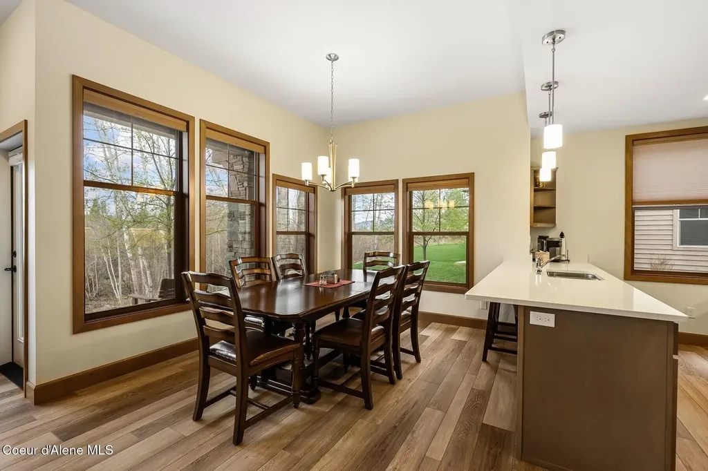 512 Guthrie Place Dover ID 83825