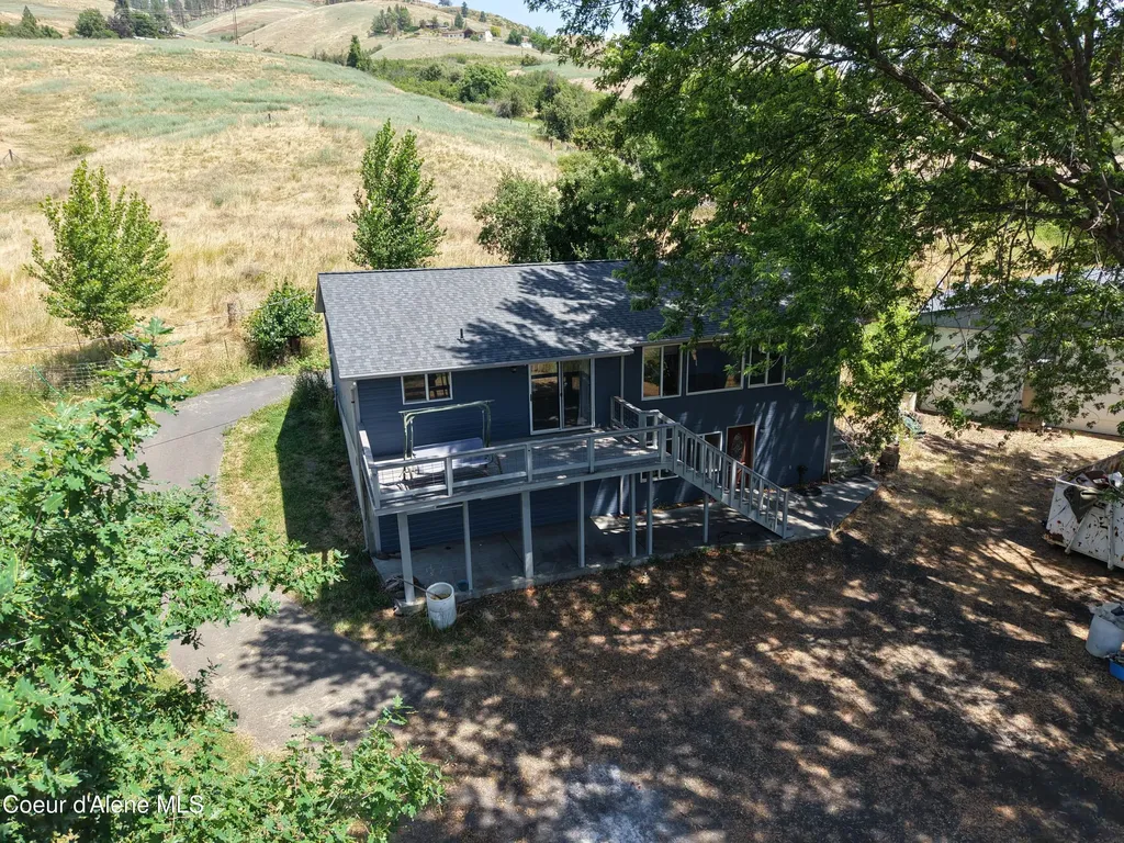 19357 School Road Lenore ID 83541