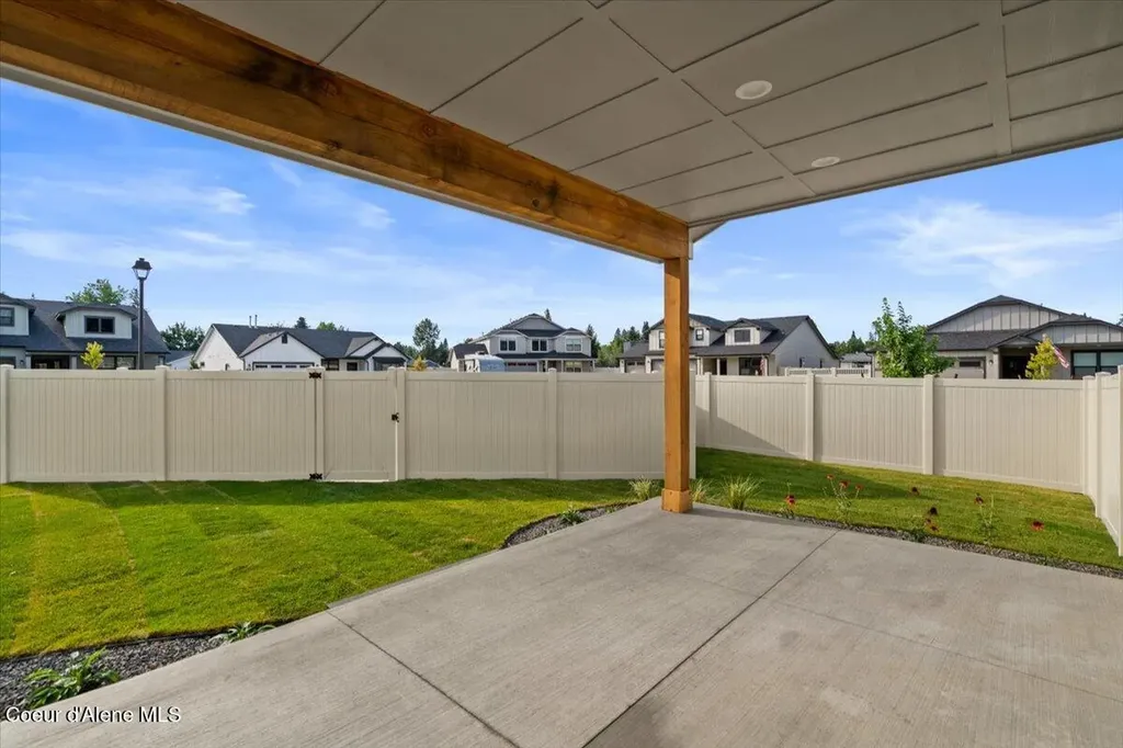 9262 N Secretariat Lane Hayden ID 83835