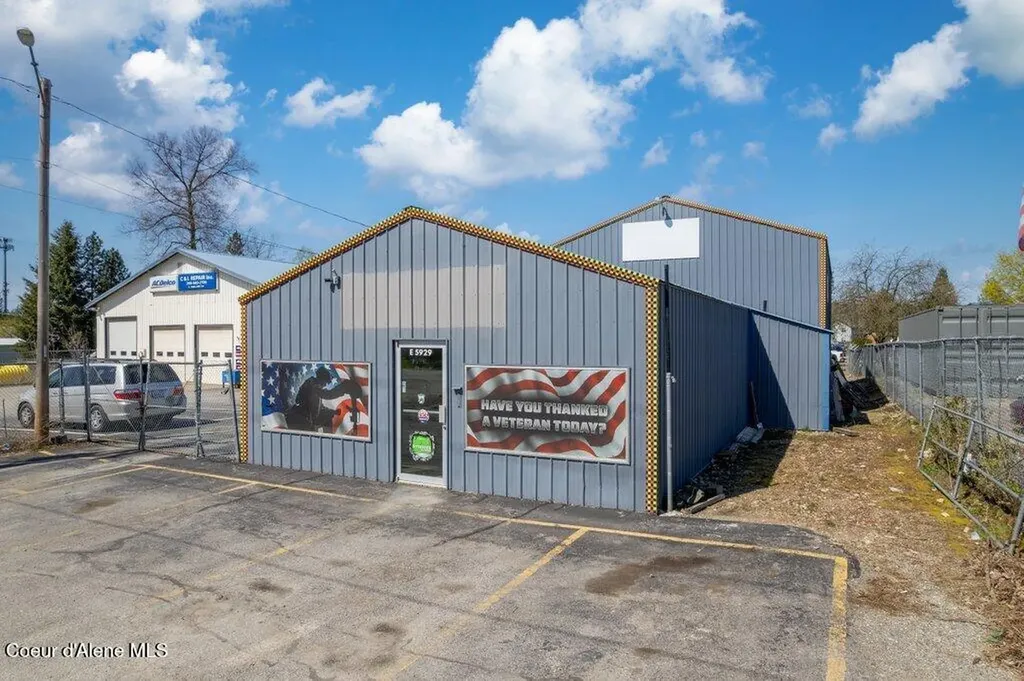 5929 E Highway 54 Athol ID 83801
