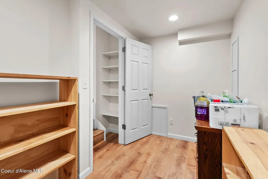 606 S Ella Avenue Sandpoint ID 83864
