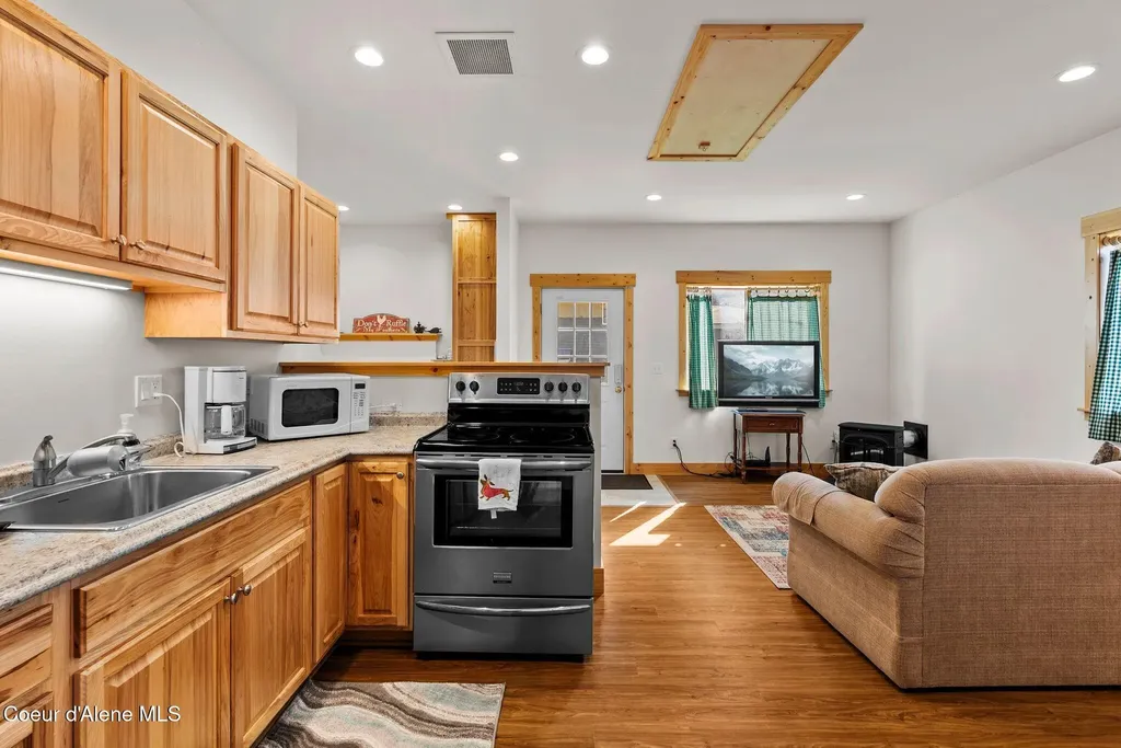 606 S Ella Avenue Sandpoint ID 83864