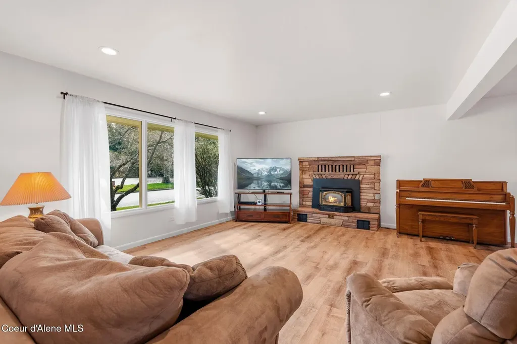 606 S Ella Avenue Sandpoint ID 83864