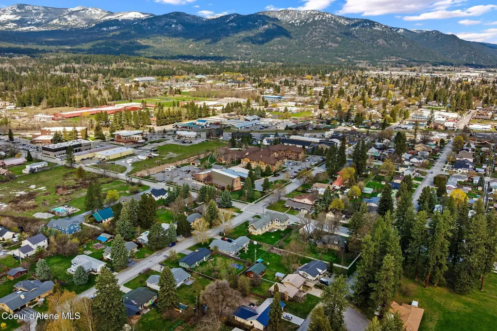 606 S Ella Avenue Sandpoint ID 83864