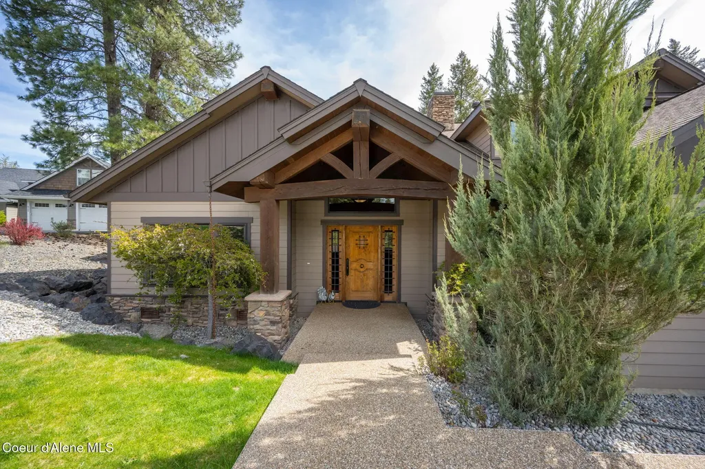8668 N Stable Trace Court Hayden ID 83835