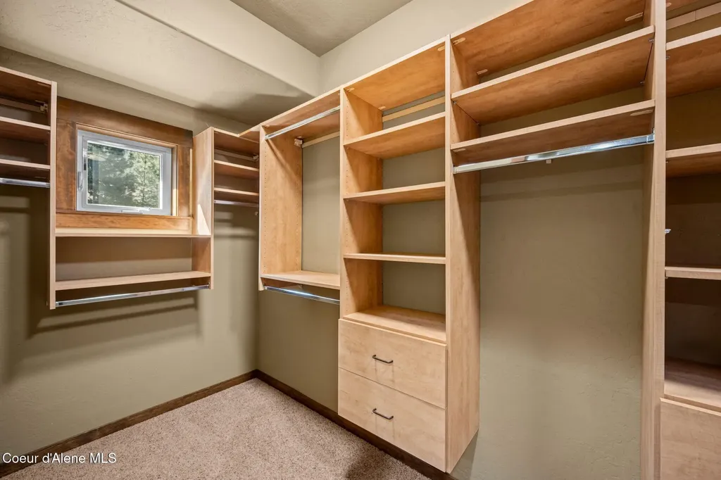 8668 N Stable Trace Court Hayden ID 83835